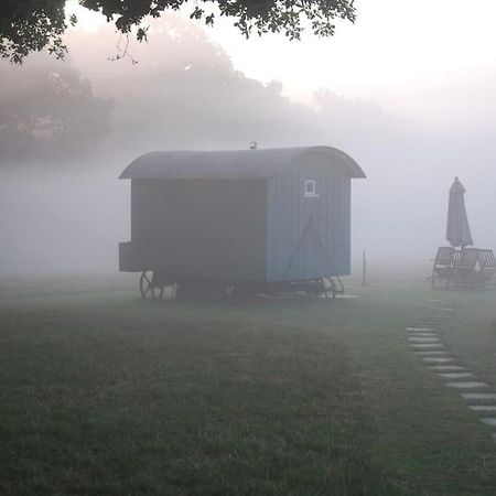 Skylark Shepherds Hut Royal Tunbridge Wells Bagian luar foto