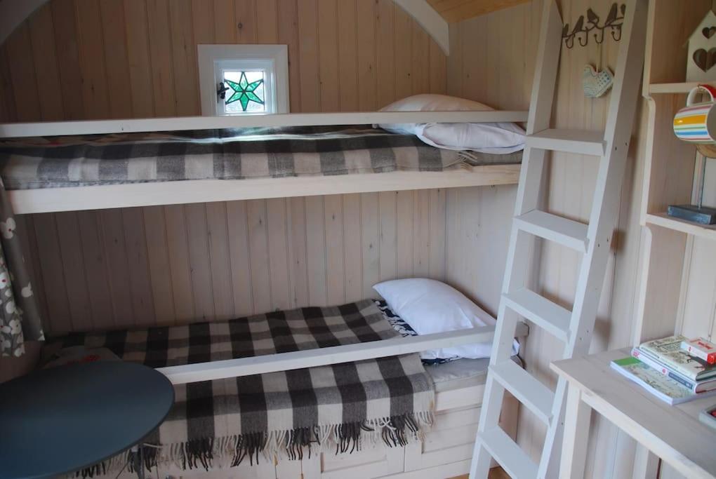 Skylark Shepherds Hut Royal Tunbridge Wells Bagian luar foto