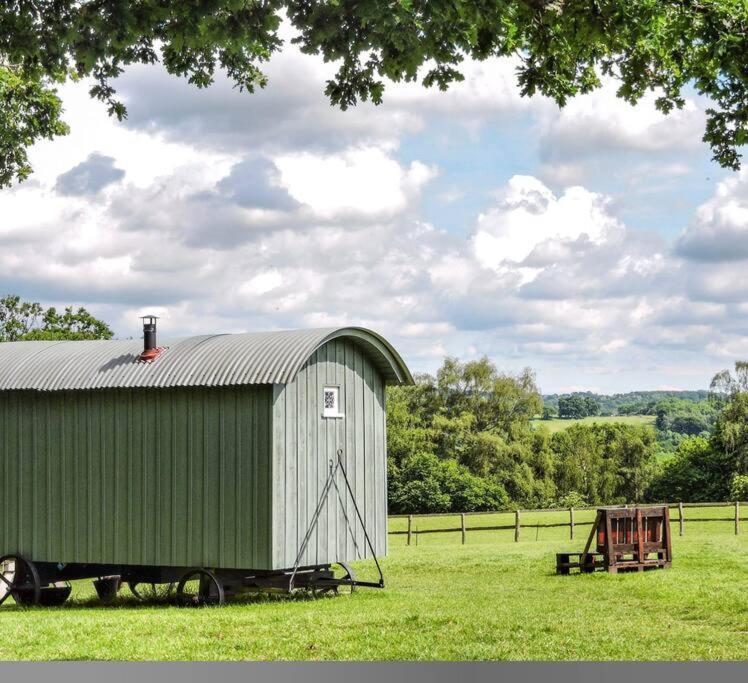 Skylark Shepherds Hut Royal Tunbridge Wells Bagian luar foto